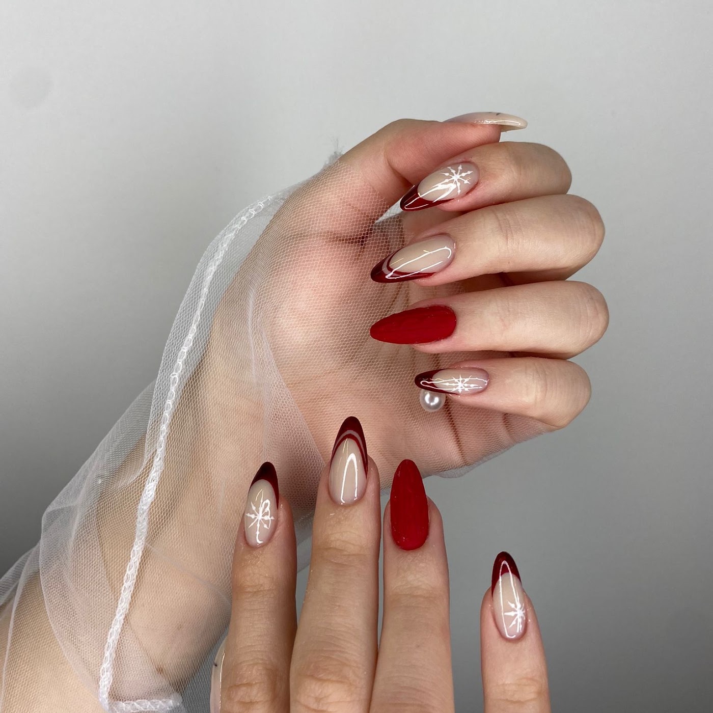 Bella Vita — bordo french tırnak tasarımı